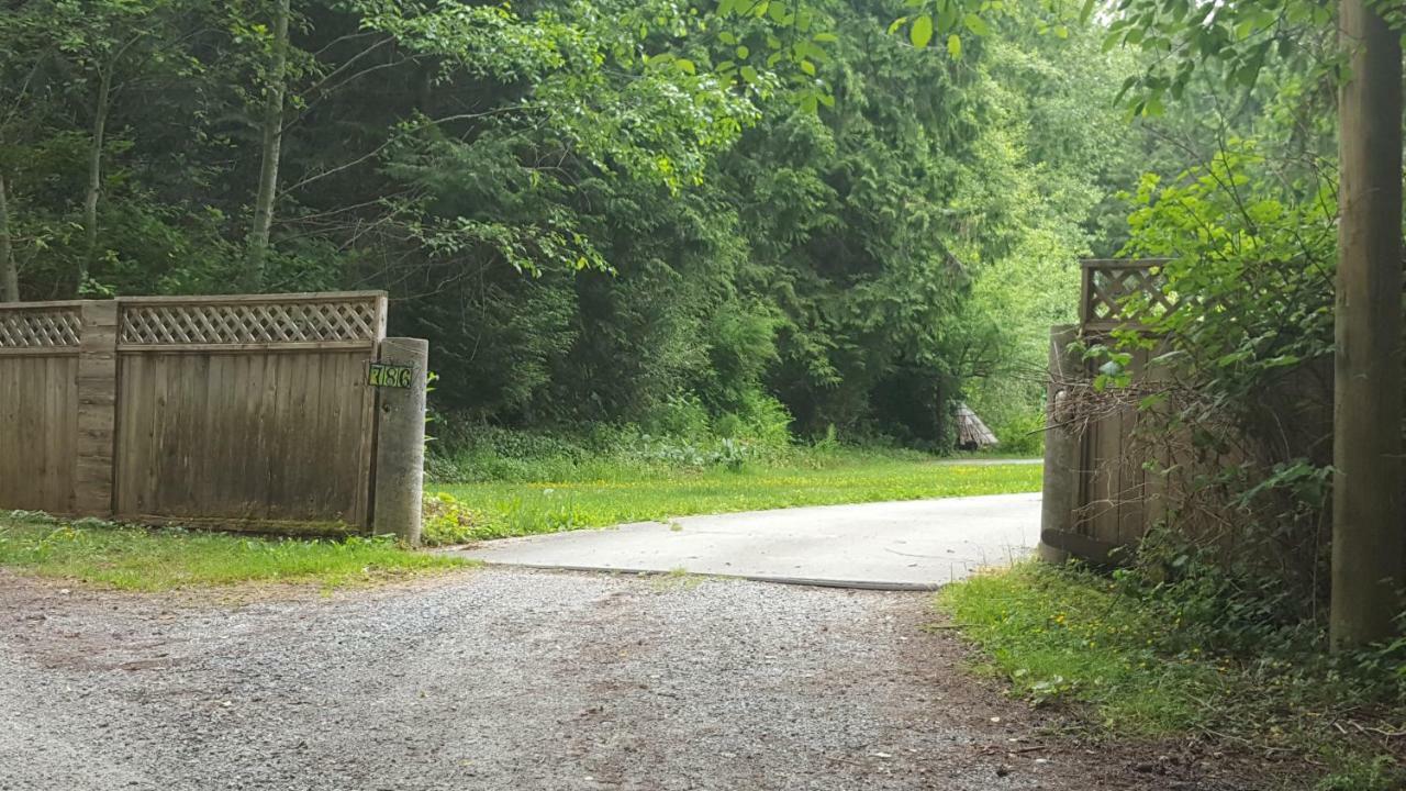 A Tiny Escape Vila Roberts Creek Exterior foto